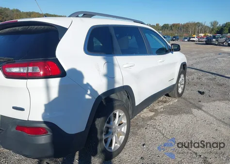 2015 Jeep Cherokee Latitude z USA, uszkodzony, nr VIN 1C4PJLCB7FW539649